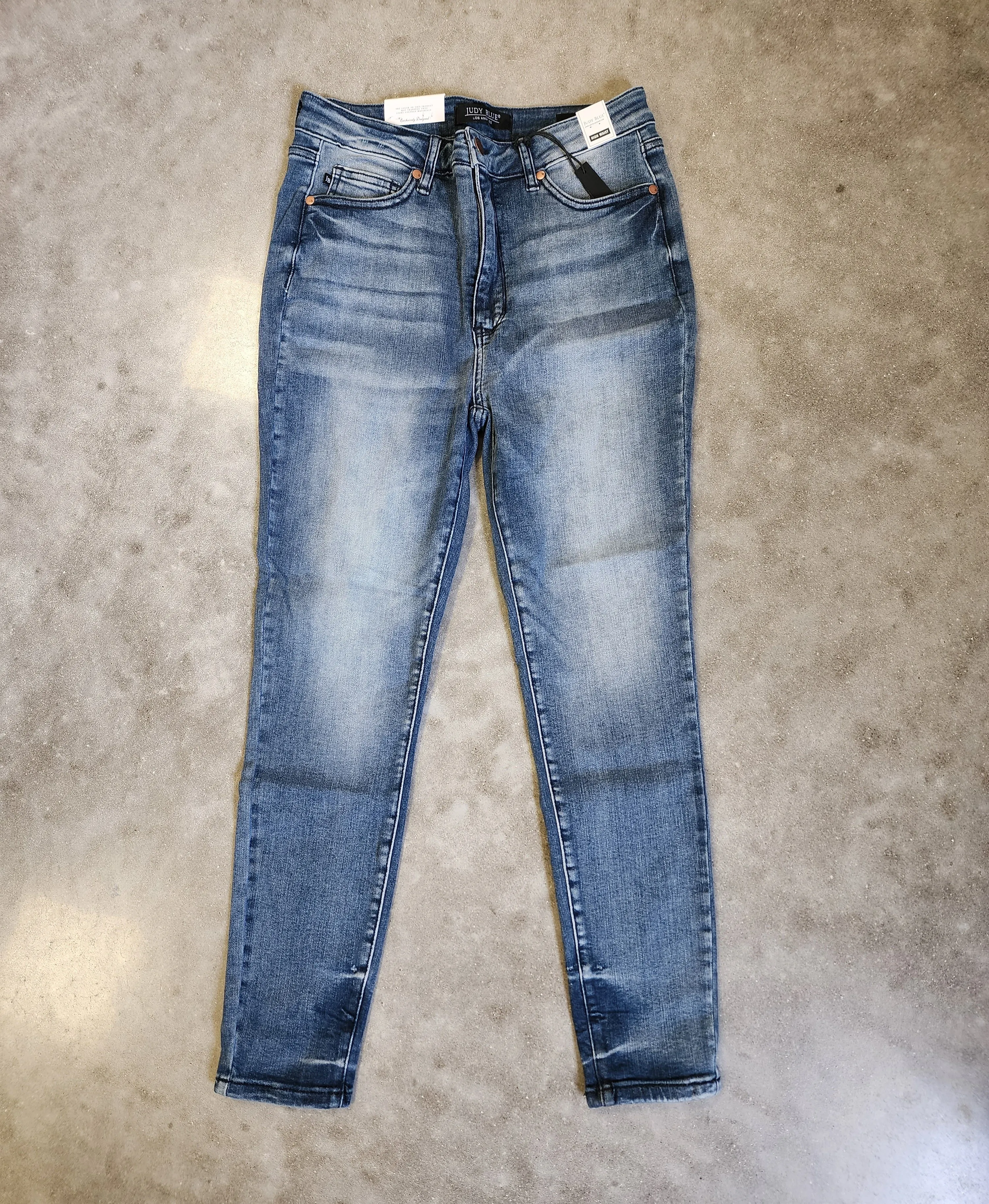 Judy blue highwaisted control top contrast wash skinny