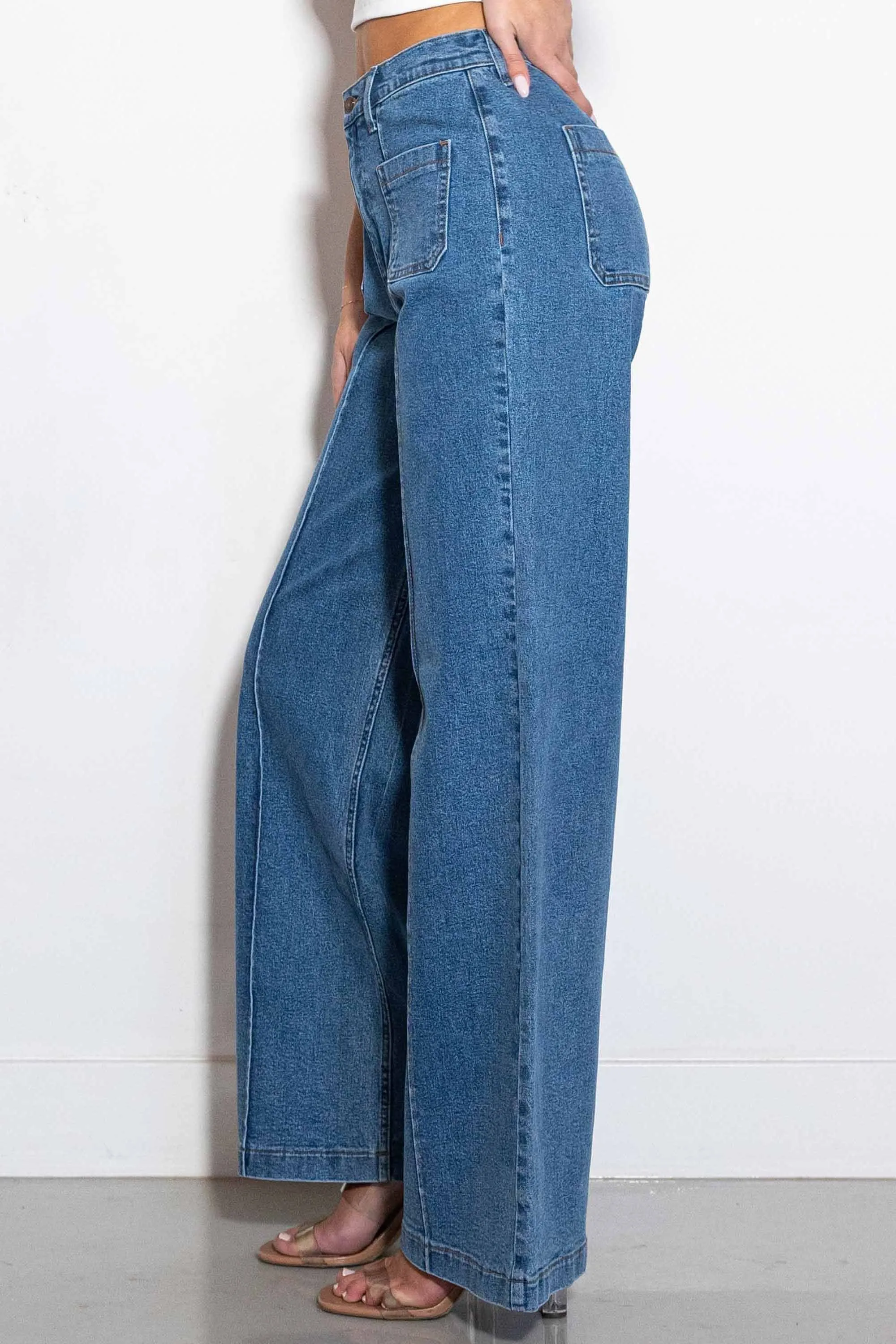 Square Pockets Wide Leg Jeans