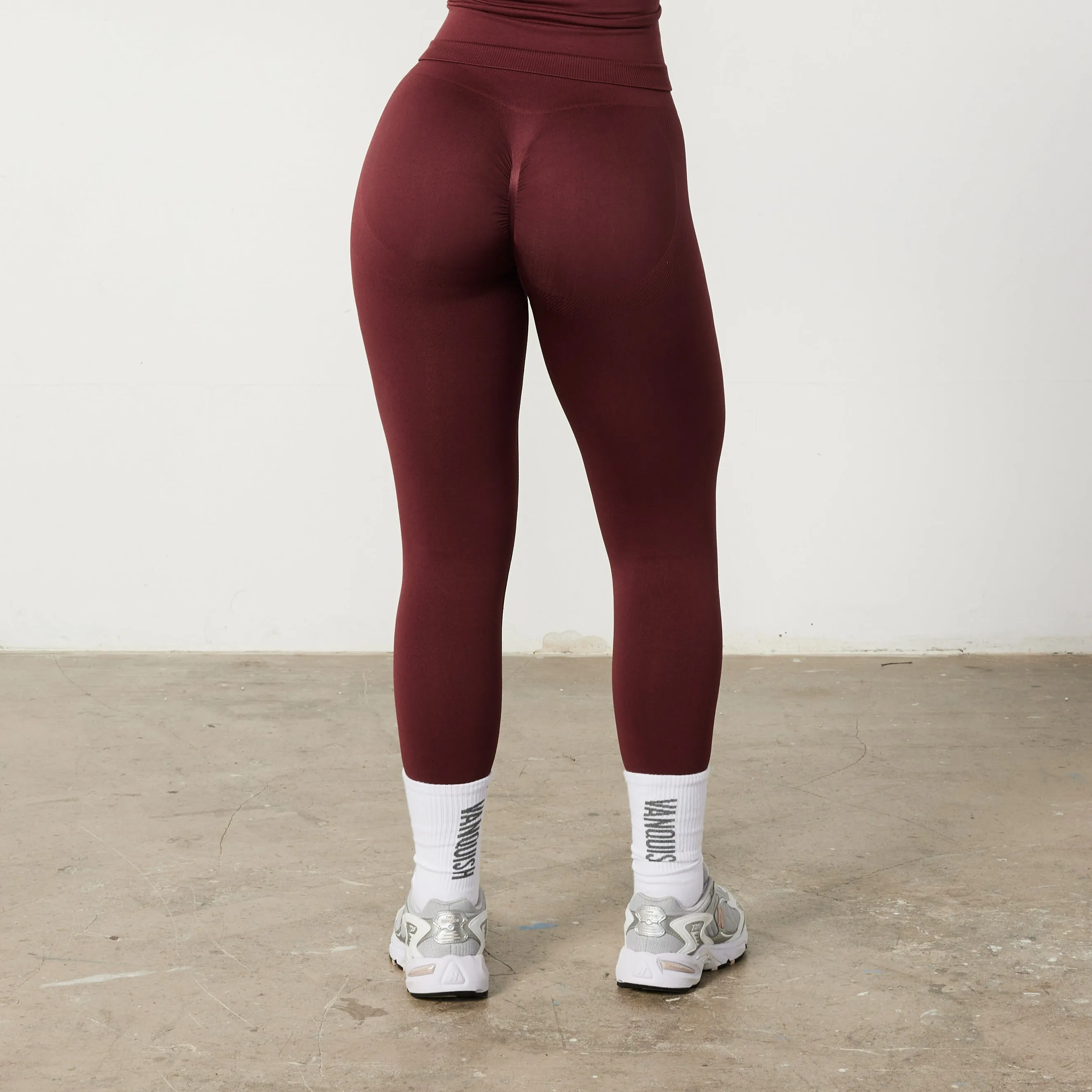 Vanquish Elevate Seamless Petite Burgundy Leggings